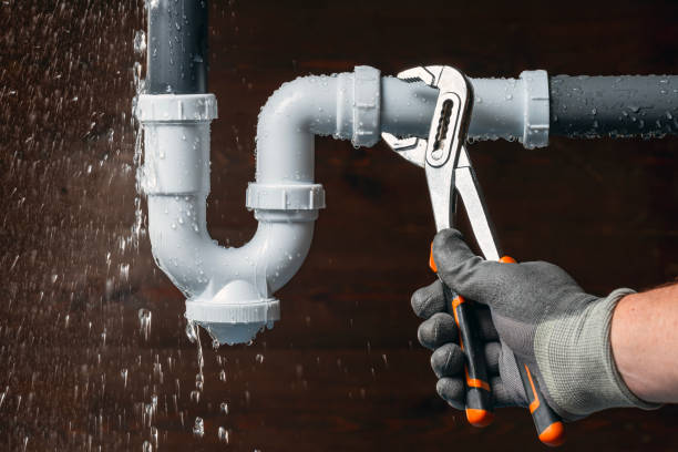 Professional Leak Detection technician working in New London, NC